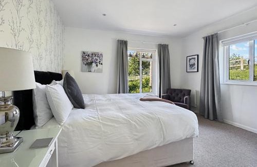 Old Cleeve House | Family-Friendly Stay at The Bramleys Old Cleeve, Rated 9/10