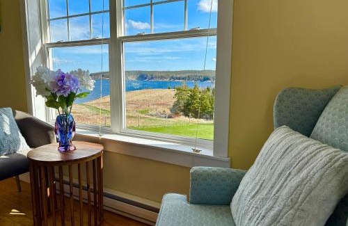 Bay Bulls Hotel | Experience The Bread and Cheese Country Inn: Rated 10/10