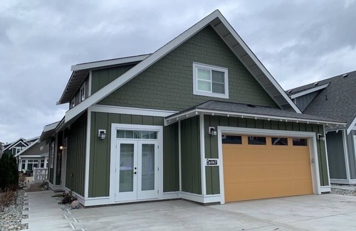 Okanagan-Similkameen Cottage | Discover The Bread Breakers Cottage: Pet-Friendly Retreat