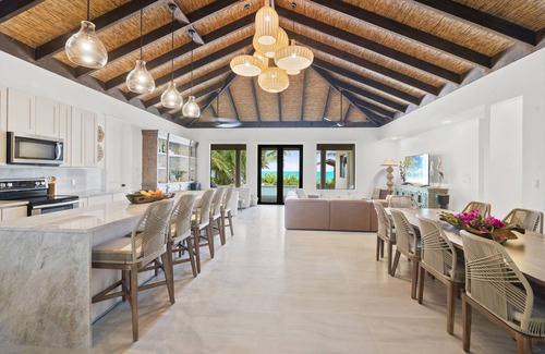 Farmer's Hill Villa | Unwind at The Breakwater: Swim-Up Pool Bar & Beach Bliss