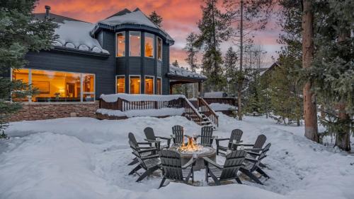 Wellington House | Inviting Breck Haus: Pet-Friendly Retreat for Families