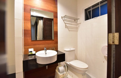 Satun Resort | Relax at The Breeze Lipe Resort with Ocean Views & Dining