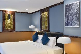 Lat Phrao Hotel | Discover The Breton Hotel Media: Oceanfront Pool Getaway