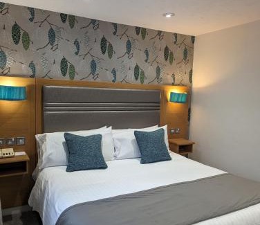 Ainley Top Hotel | Explore The Briar Court Hotel: Pet-Friendly & Family Welcoming