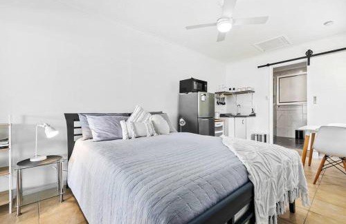 Bellara Apartment | Discover The Brick Batch - Your Ideal Holiday Unit Awaits