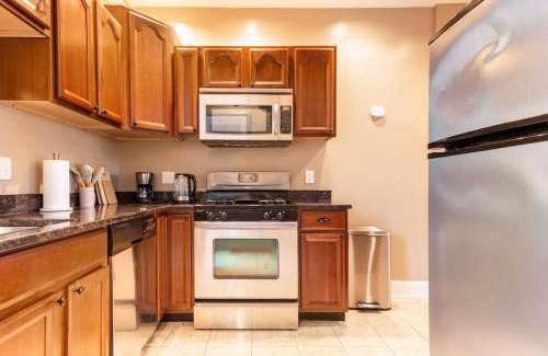 Mill River Apartment | Pet-Friendly Getaway at The Brick House Wooster Sq