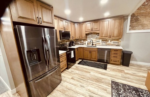 Ucon Apartment | Stylish Retreat: The Brick Loft Apt#5 with Spa & Kitchen