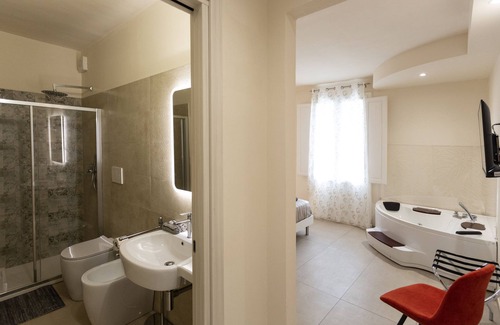 Pisa Bed & Breakfast | Unforgettable Stay at The Bricks B&B - Rated 10/10!