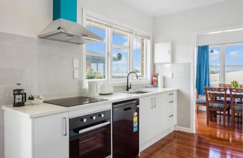 Mount Wellington House | Explore The Brickstone Home: Deck & Parking Included