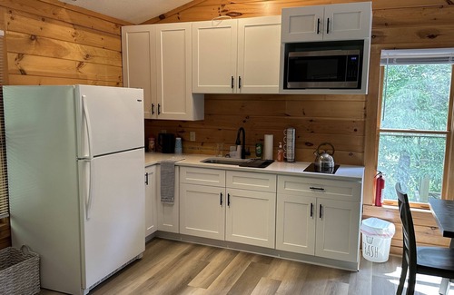 Black Mountain Cabin | Relax at The Bridge Retreat: Game Room & Hot Tub Fun