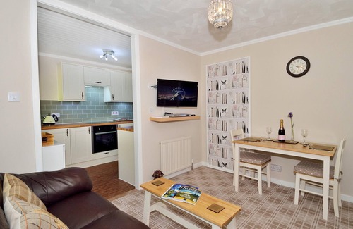 Invermoriston Apartment | Discover The Bridge Suite: Pet-Friendly Escape in Invermoriston