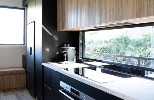 Bright House | Discover The Bright Haus: A Modern 4-Bedroom Retreat