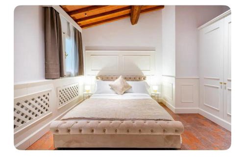 San Lorenzo Apartment | The bright window in Florence! Centralissimo!