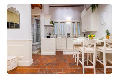 San Lorenzo Apartment | The bright window in Florence! Centralissimo!