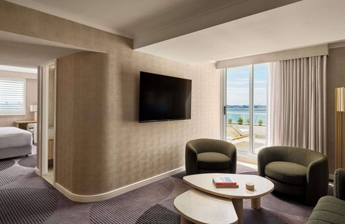 Brighton-le-Sands Hotel | Relax at Novotel Sydney Brighton Beach: Pool & Spa Oasis