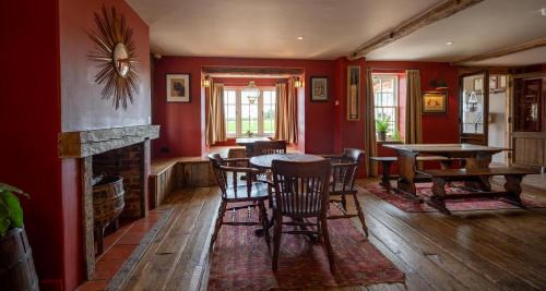 Brisley Hotel | Discover The Brisley Bell: Pet-Friendly Comfort Awaits