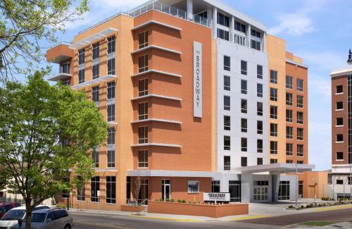Columbia Hotel | Discover The Broadway Columbia - DoubleTree by Hilton Hotel