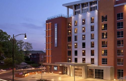 Columbia Hotel | Discover The Broadway Columbia - DoubleTree by Hilton Hotel