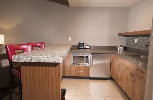 Columbia Hotel | Exceptional Stay at The Broadway Columbia - a DoubleTree by Hilton