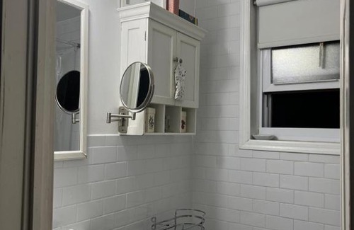 Usmma Apartment | Cozy Retreat at The Bronx Hideaway on City Island