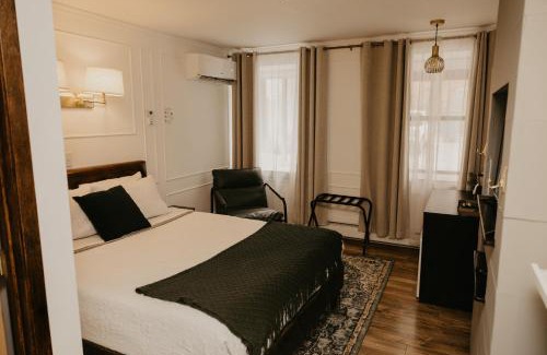 Wallace Hotel | Discover The Brooks Hotel: Relaxing Restaurant & Lounge