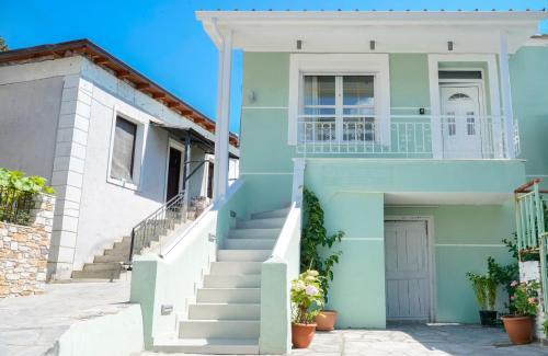 Panagia Apartment | Exceptional Family Retreat at The Brothers House