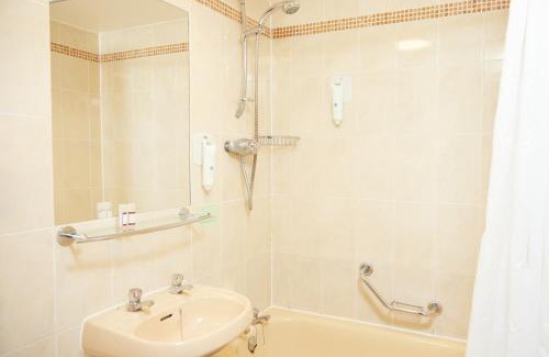 Milton Keynes Hotel | Family-Friendly Comfort at The Broughton Hotel by Greene King Inns