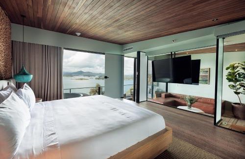 Guatape Hotel | Elegant The Brown, Guatape: 5-Star Stay with Ocean Views