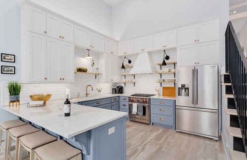Downtown House | Unmatched Comfort at The Brownstone - Steps from Downtown