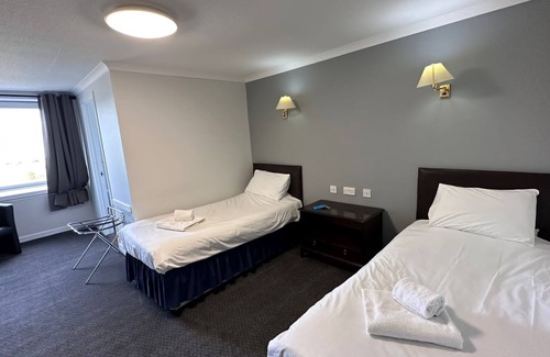 Newton Stewart Bed & Breakfast | Family-Friendly Stay at The Bruce Hotel with Breakfast Included
