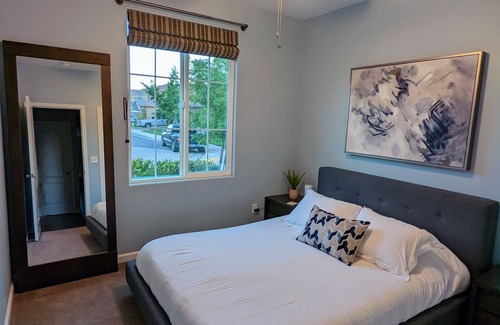 Raisin House | Cozy Retreat at The Buckingham in Clovis, Pet Friendly