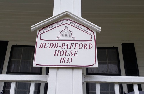 Monticello House | Explore The Budd-Pafford House: Cozy Exploration Suite