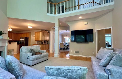 Buford House | Cozy Buford Retreat with Hot Tub Near Mall of Georgia