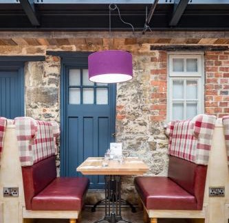 Olney Bed & Breakfast | Welcoming Stay at The Bull Hotel: Pet-Friendly & Rated 8.5
