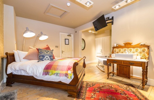 Olney Hotel | Experience Comfort at The Bull Hotel with Top Amenities