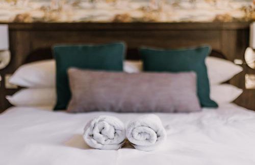 Stony Stratford Hotel | Experience The Bull Hotel: Family-Friendly with Dining Options