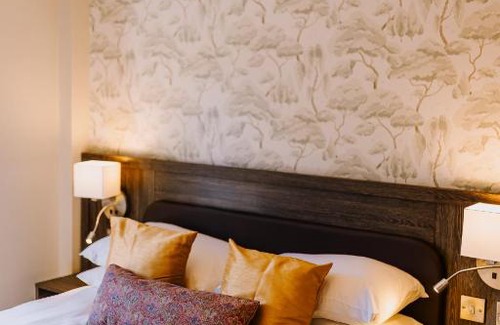 Stony Stratford Hotel | Experience The Bull Hotel: Family-Friendly with Dining Options