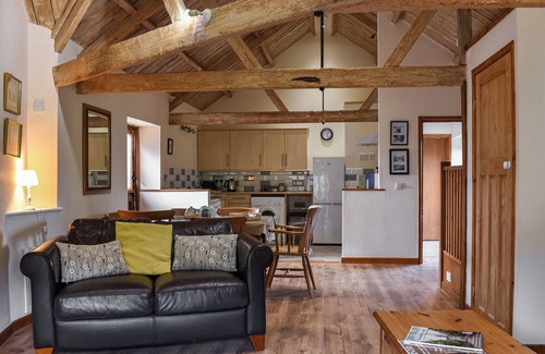 Compton Cottage | Family-Friendly 3 Bedroom Retreat in Compton, Near Chichester