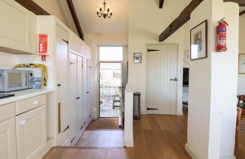 Colyton House | Discover The Bull Pen: Family & Pet Friendly Retreat