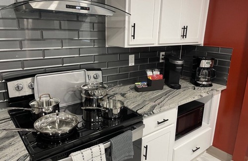Atlanta House | Inviting Bungalow: Family-Friendly Retreat in Prime Location
