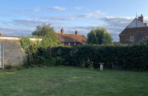 Dersingham House | Family-Friendly Getaway at The Bungalow with High Ratings
