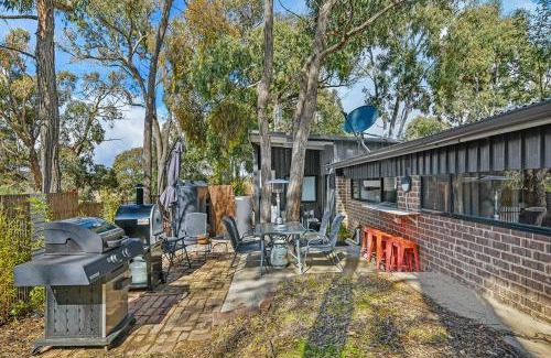 Mullion Creek House | Pet-Friendly Getaway at The Bunker, Orange - 9.2/10 Rating