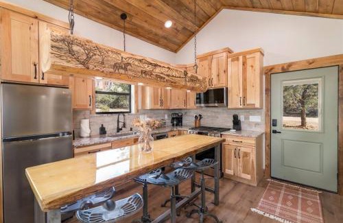 Orderville House | The Bunkhouse, Fire pit, Hot tub, Zion and Bryce