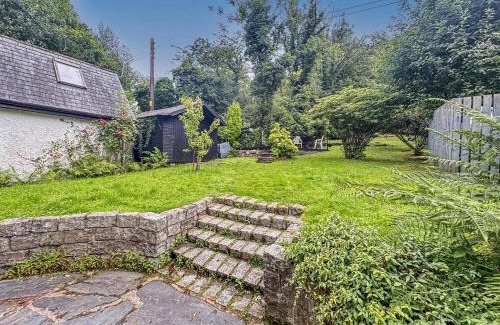 Glencoe Ski Chalet | Oceanfront Bliss at The Bunkie - Pet Friendly Retreat