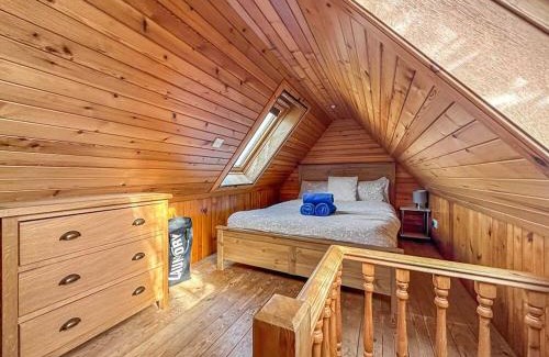 Glencoe Ski Chalet | Oceanfront Bliss at The Bunkie - Pet Friendly Retreat