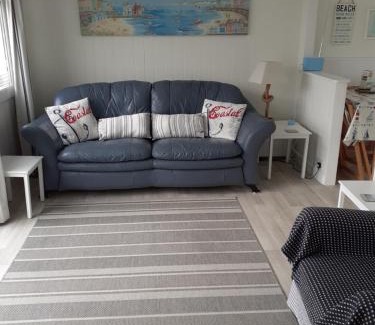 Gwithian Ski Chalet | Buoys: Guest Rated 9/10 with Private Beach & Ocean View
