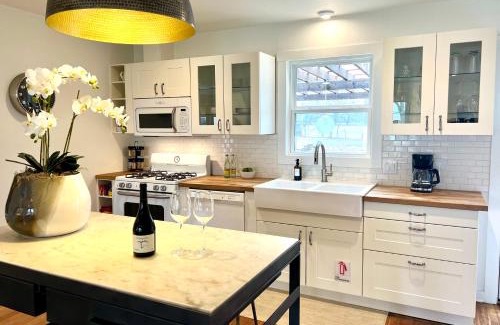 Fredericksburg House | Discover The Burbank House: Family Friendly with Hot Tub