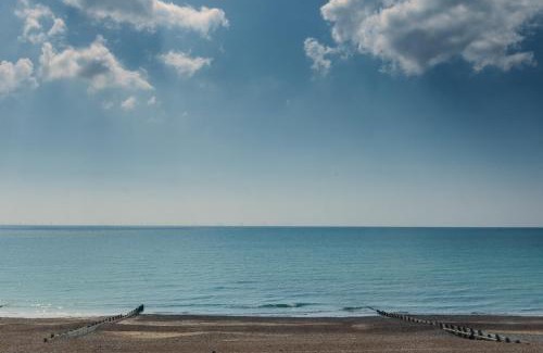 Worthing Hotel | Oceanfront Relaxation at The Burlington - 4-Star Retreat