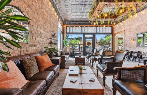Eastland Hotel | The Burnet Room