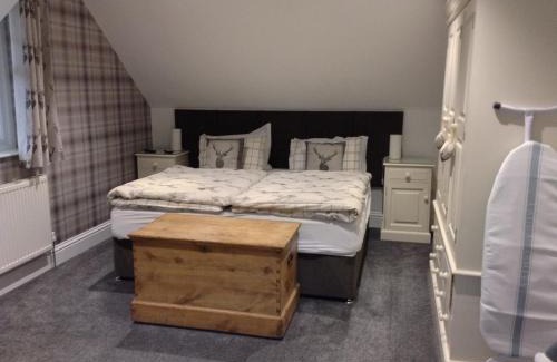 Balloch Apartment | Discover The BurnHowf Apartment: 4-Star Stay with Breakfast